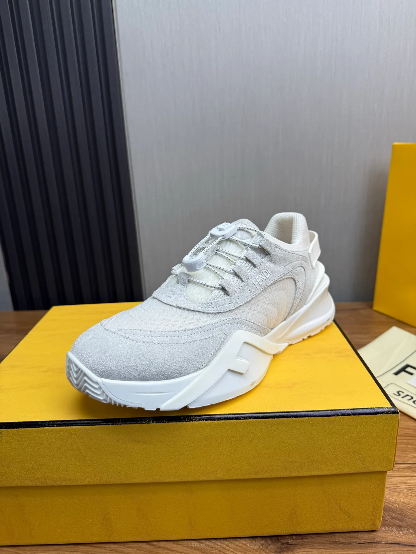 Men's men's shoes 💰560💰 Fendi [Fendi] hot style is on the market 🔥Fashionable casual men's shoes 🔱 Made of original brand fly knit fabric. Original cowhide + breathable mesh lining + sheepskin feet. Perfect shape and top quality, you deserve it 🔜Original rubber outsole, ultra-light, non-slip and wear-resistant 👣 Standard size 38-44